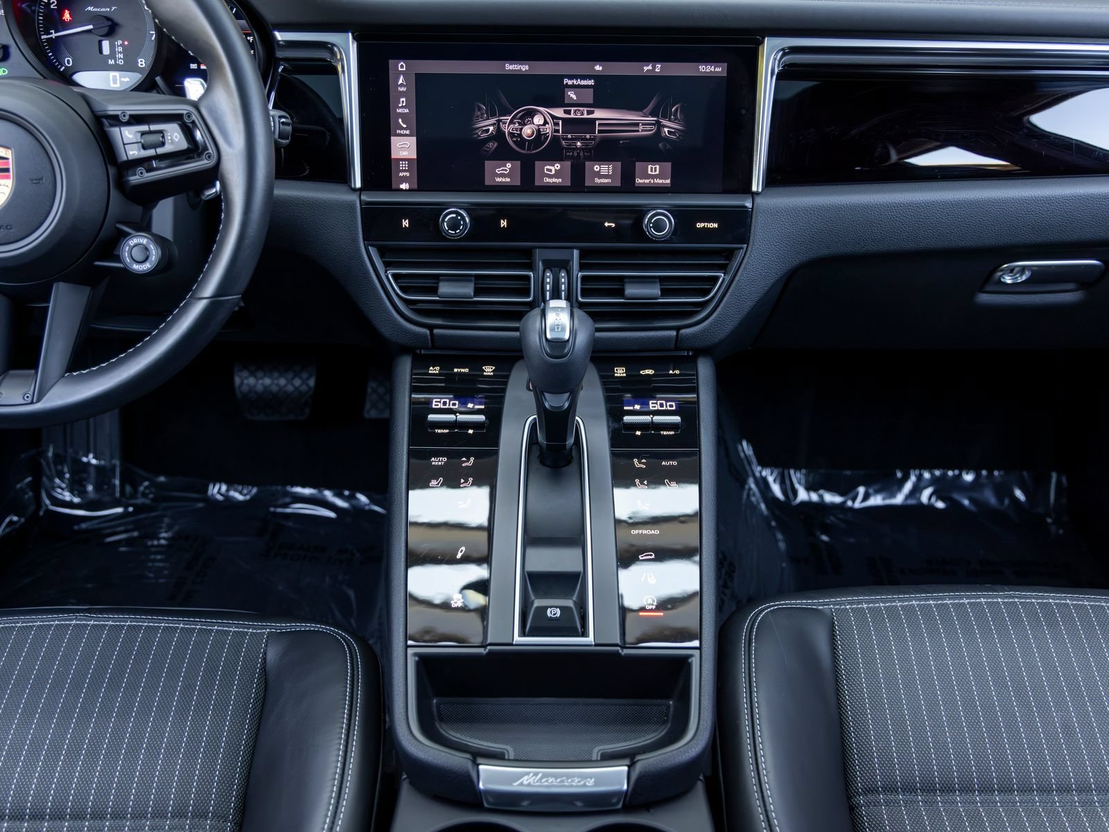 Certified 2023 Porsche Macan Turbo AWD/4WD image 46