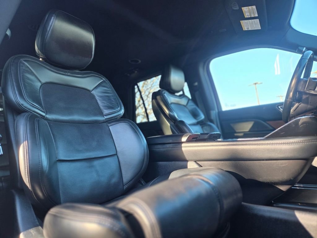 Used 2020 Lincoln Navigator 4WD image 27