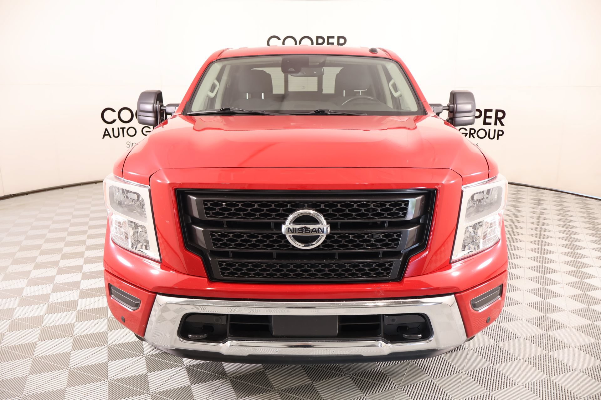 Used 2021 Nissan Titan SV w/ SV Convenience Package AWD/4WD image 10