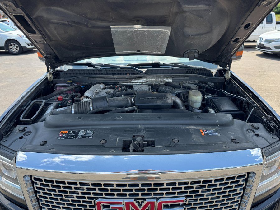 Used 2017 GMC Sierra 2500 Denali w/ Snow Plow Prep Package AWD/4WD image 23