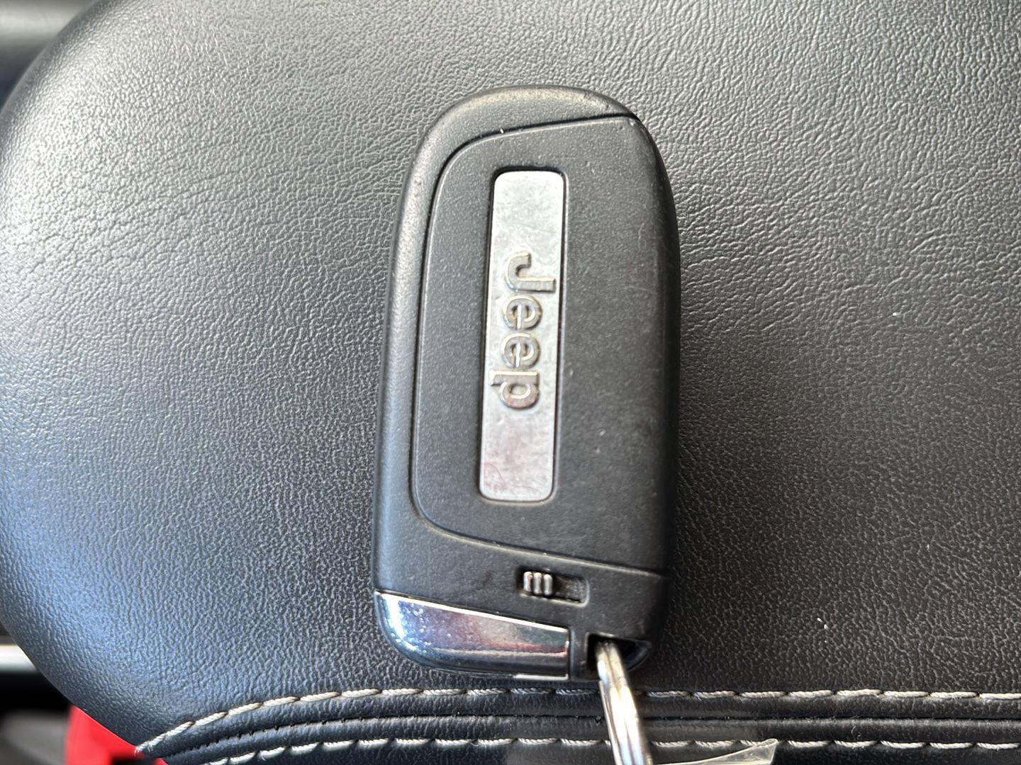 Used 2021 Jeep Renegade Limited image 35