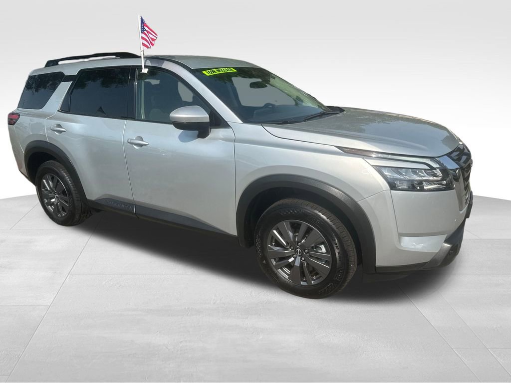 Used 2025 Nissan Pathfinder SV AWD/4WD image 55