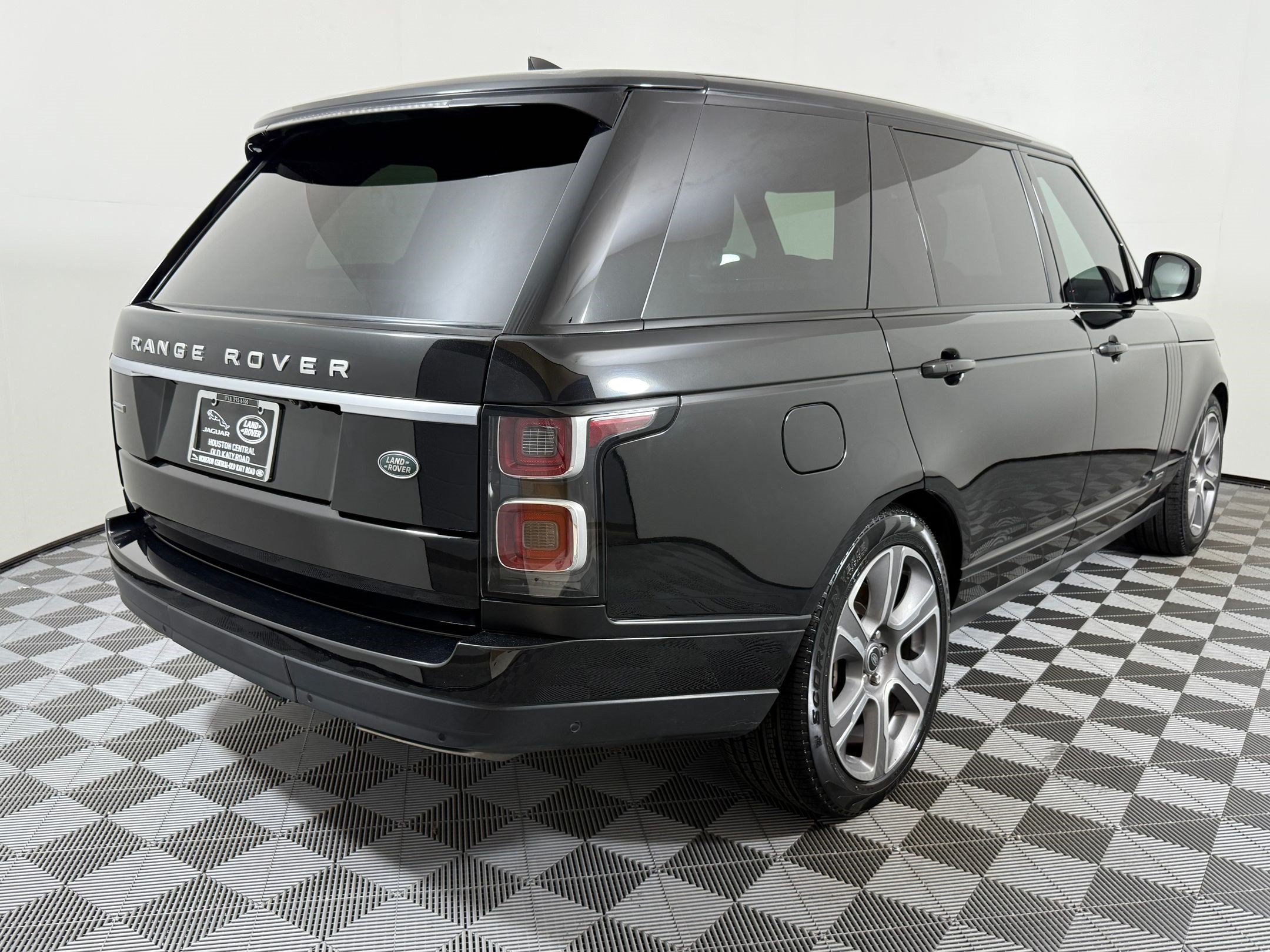 Used 2019 Land Rover Range Rover Long Wheelbase Supercharged AWD/4WD image 9