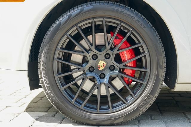 Used 2022 Porsche Cayenne GTS AWD/4WD image 14