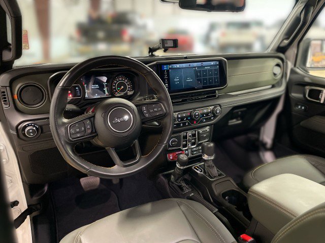 Used 2024 Jeep Gladiator Mojave w/ Convenience Group image 17