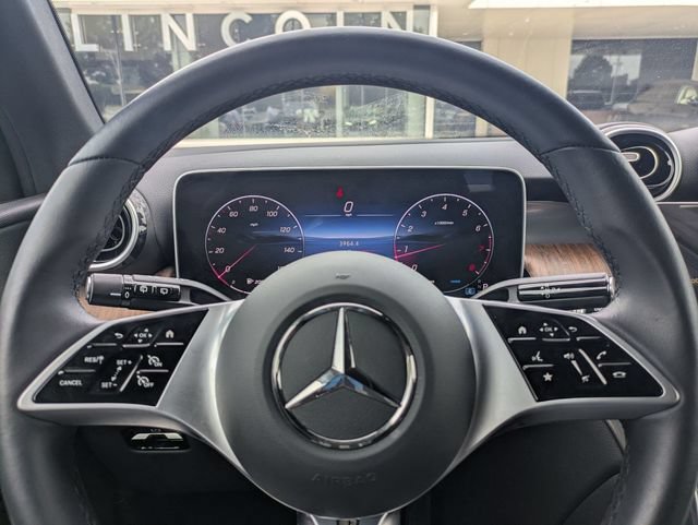 Used 2025 Mercedes-Benz GLC 300 4MATIC image 14