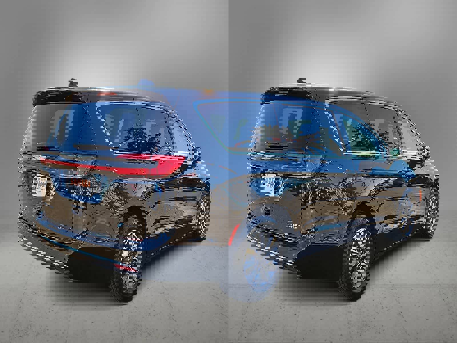 Used 2023 Chrysler Pacifica Touring-L image 9