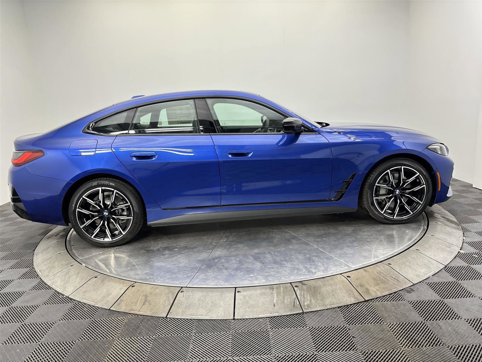 New 2026 BMW i4 xDrive40i w/ M Sport Package image 17