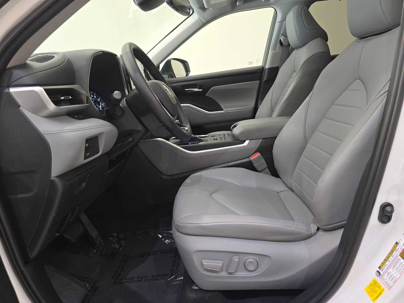 Certified 2020 Toyota Highlander XLE AWD/4WD image 21