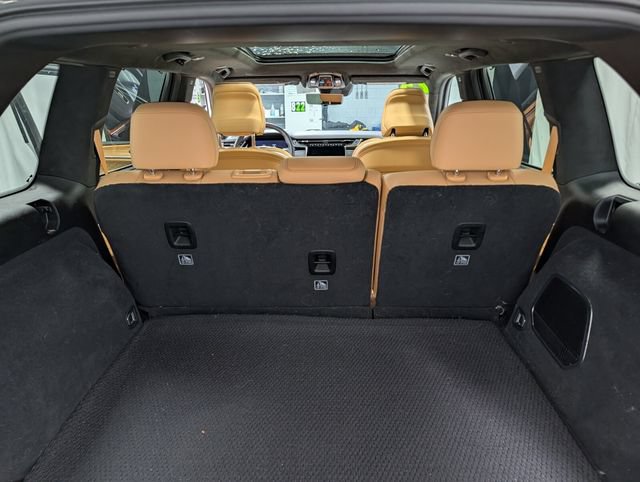 Used 2023 Jeep Grand Cherokee Summit AWD/4WD image 15