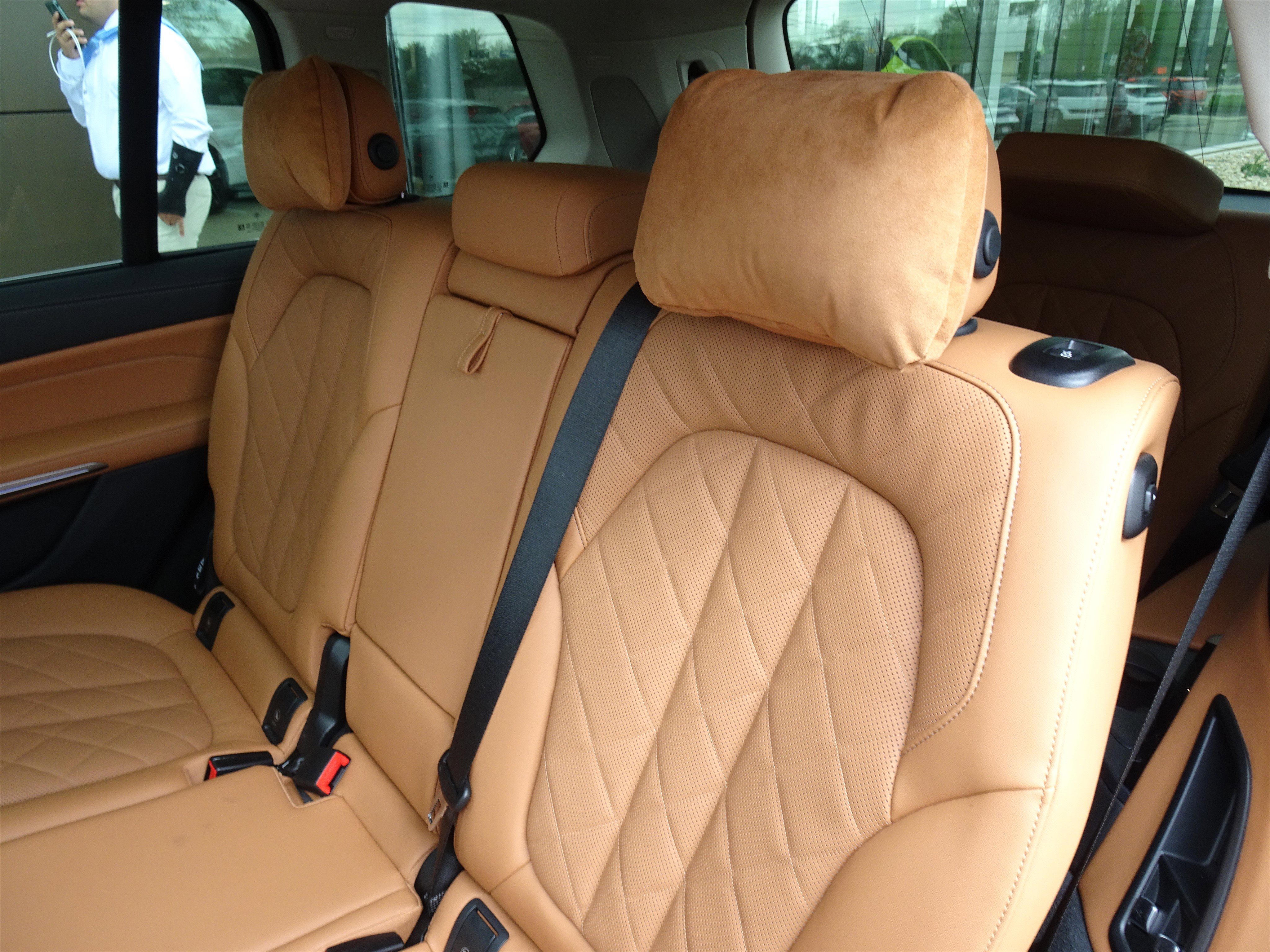 Used 2023 BMW X7 xDrive40i w/ Premium Package image 19