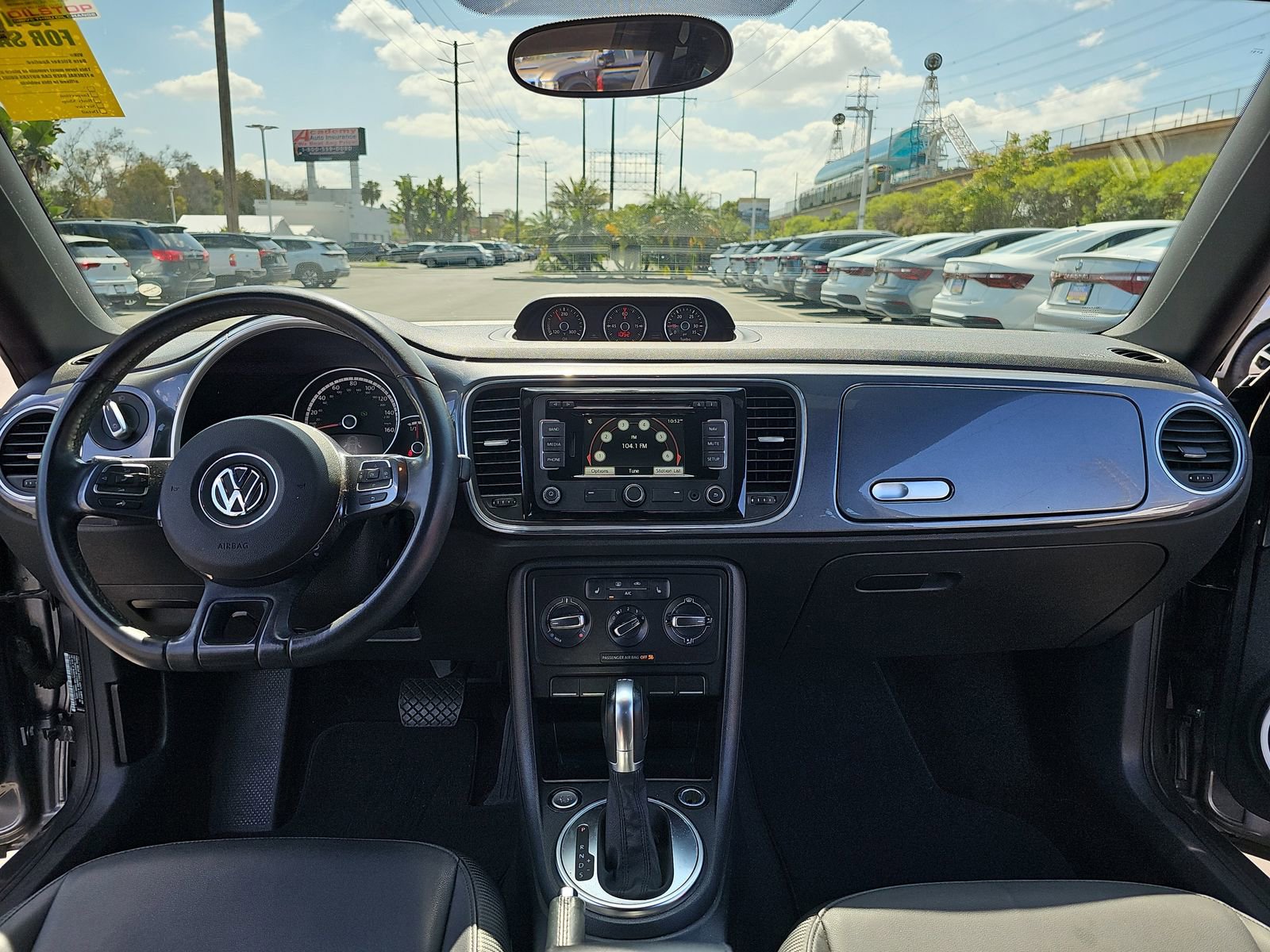 Used 2015 Volkswagen Beetle TDI image 11