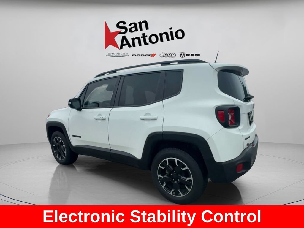 Certified 2023 Jeep Renegade Latitude AWD/4WD image 10
