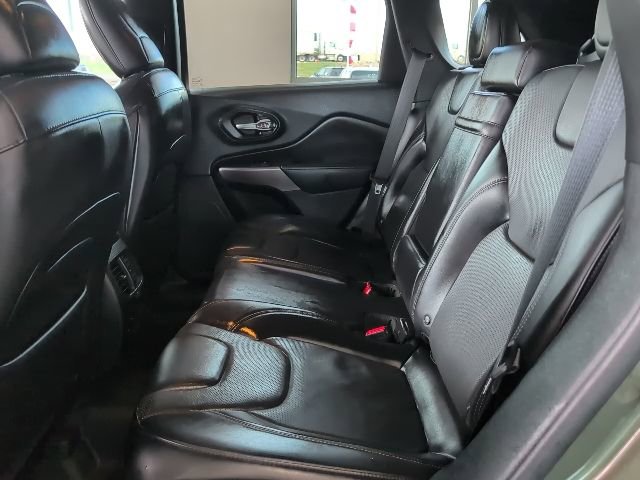 Used 2019 Jeep Cherokee Limited image 19