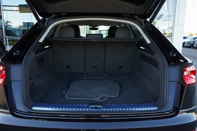 Used 2019 Audi Q8 Premium w/ Convenience Package image 8