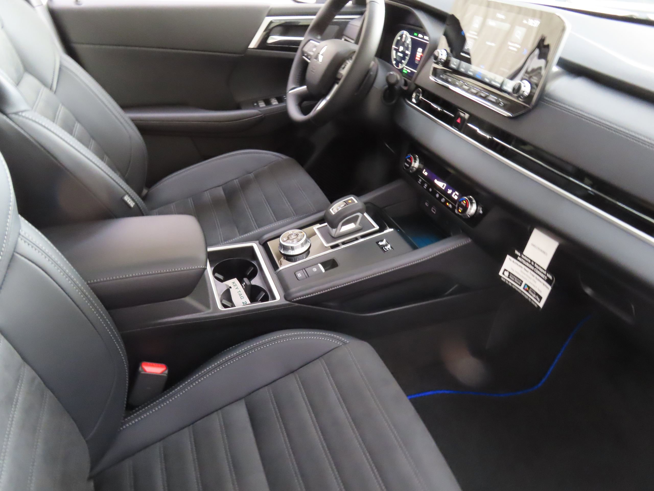 New 2025 Mitsubishi Outlander SE image 24