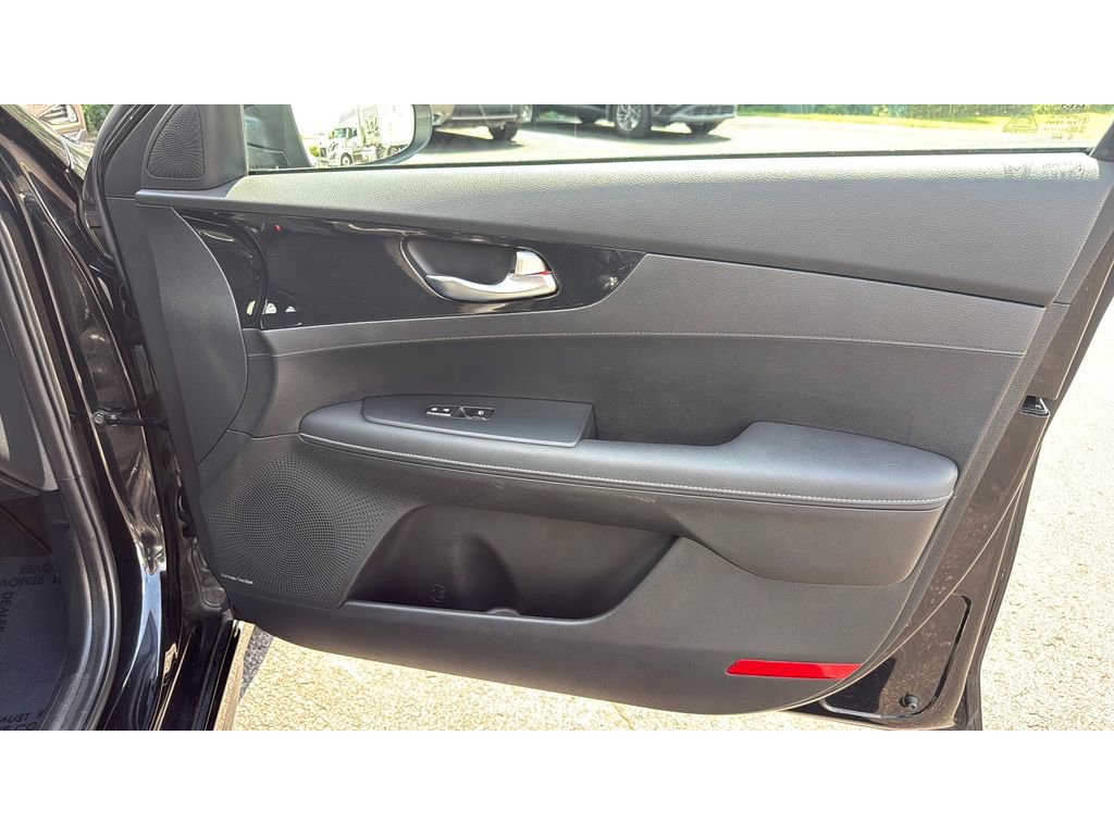 Used 2022 Kia Forte GT-Line w/ GT-Line Premium Package image 14