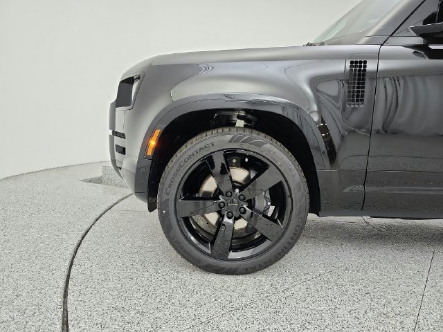 New 2026 Land Rover Defender 110 X-Dynamic SE AWD/4WD image 37