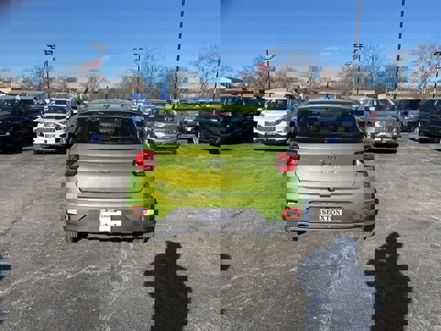 Used 2024 Hyundai Venue SEL image 6