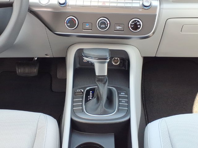 New 2027 Hyundai Kona SE FWD image 16