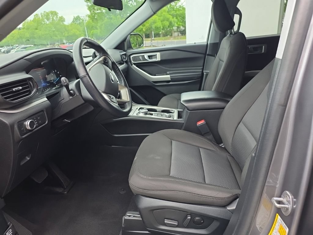 Used 2022 Ford Explorer XLT AWD/4WD image 19