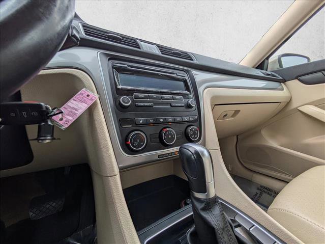 Used 2015 Volkswagen Passat 1.8T Wolfsburg Edition image 14