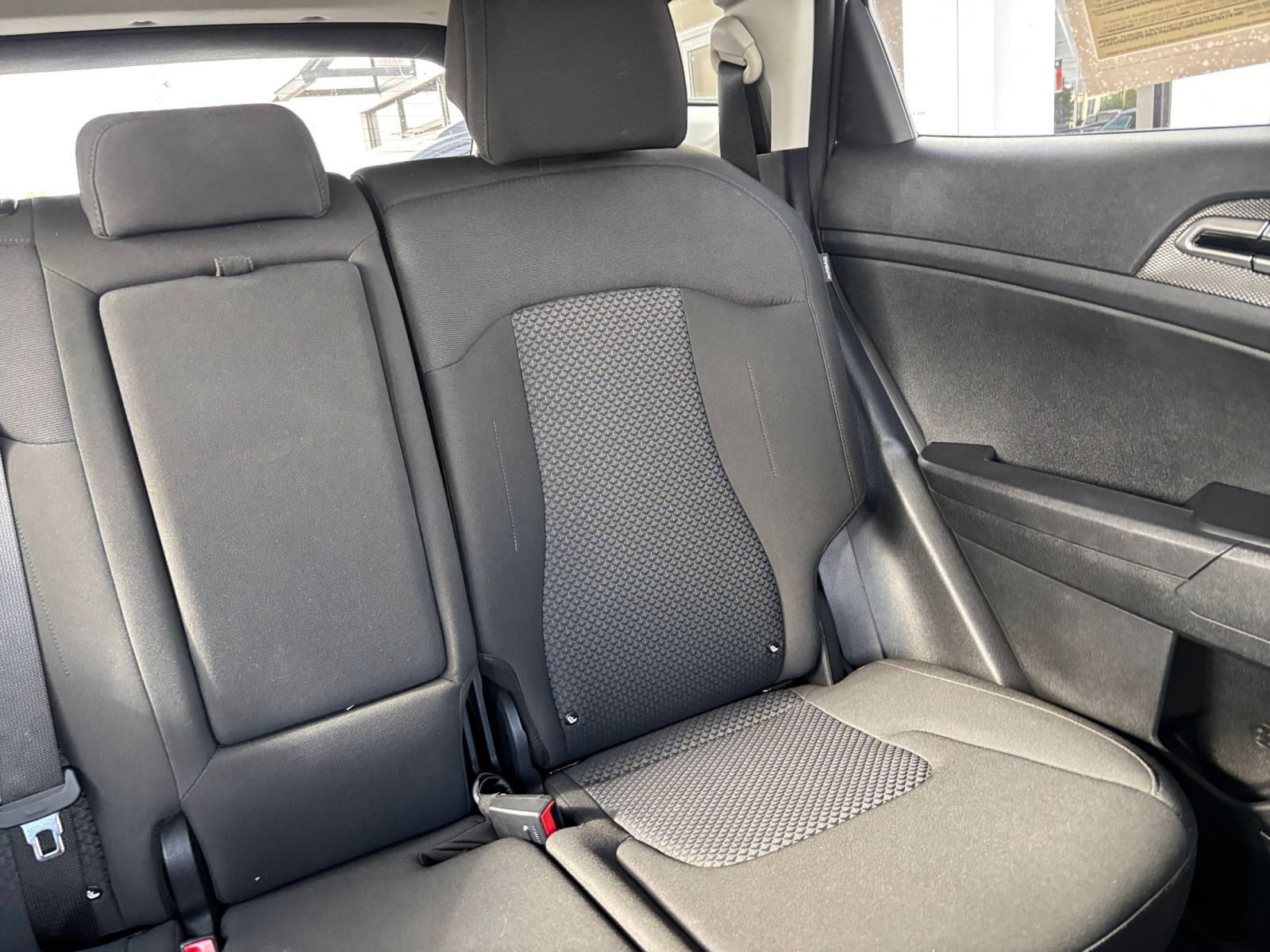 Used 2025 Kia Sportage LX FWD image 35