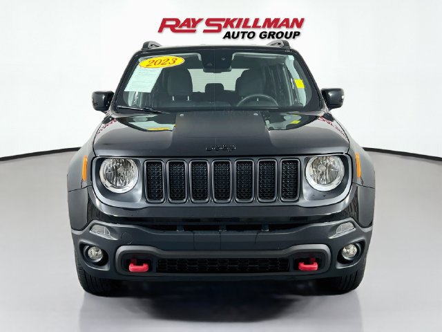 Used 2023 Jeep Renegade Trailhawk AWD/4WD image 2