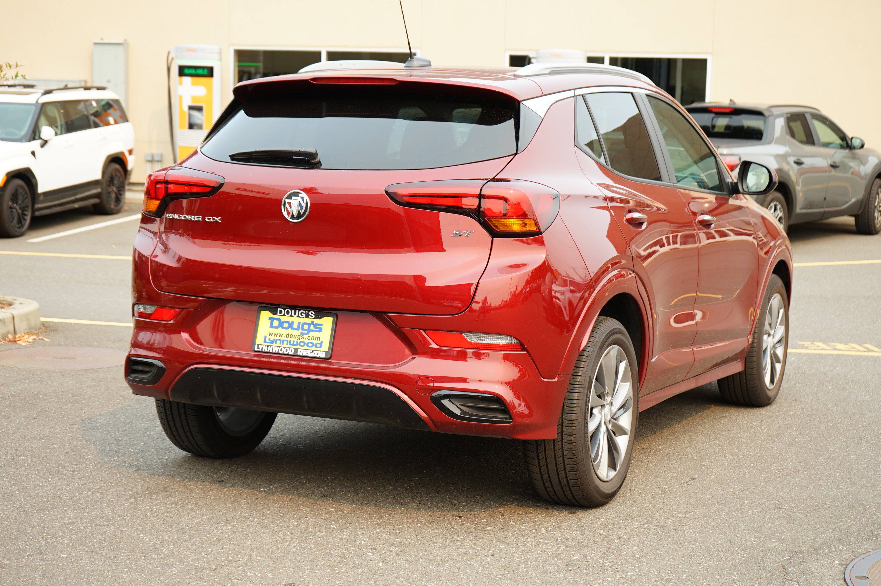 Used 2023 Buick Encore GX Select w/ Sport Touring Package image 4