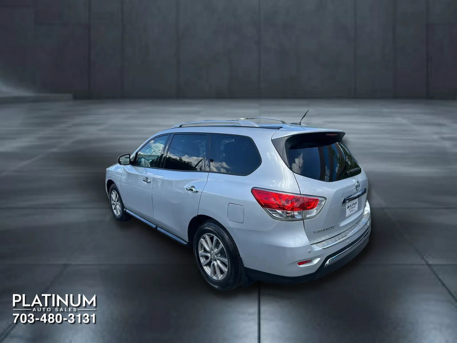 Used 2015 Nissan Pathfinder SV w/ Cargo Package AWD/4WD image 7