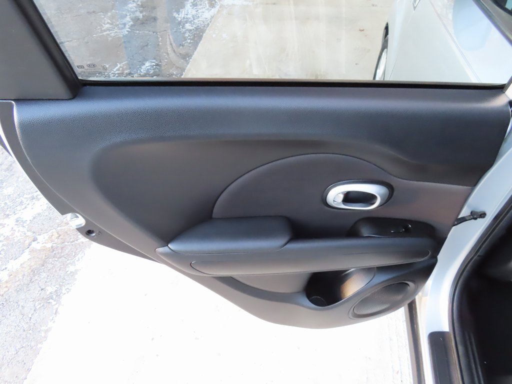 Used 2015 Kia Soul + image 30