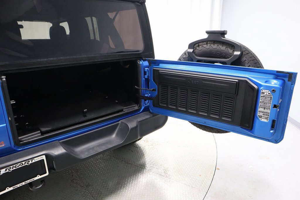 Used 2024 Jeep Wrangler Sport image 15