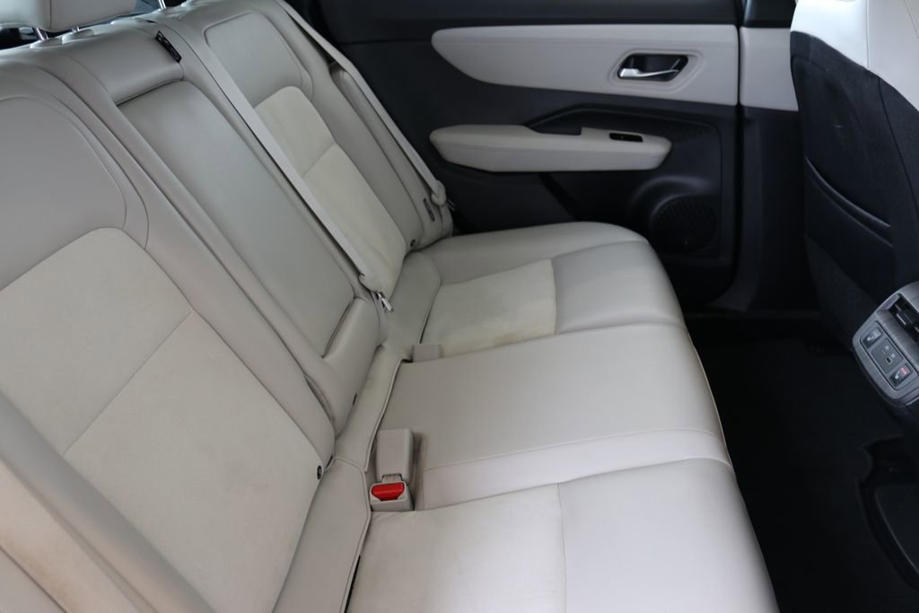 Used 2023 Nissan Ariya AWD image 34
