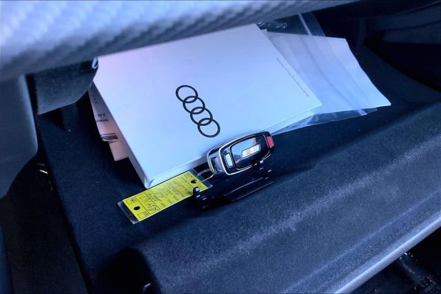 Used 2024 Audi SQ8 Premium Plus w/ Executive Package image 12