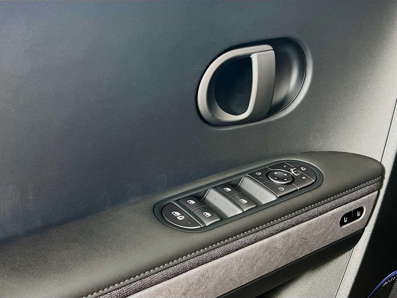New 2026 Hyundai Ioniq 5 Limited AWD/4WD image 18