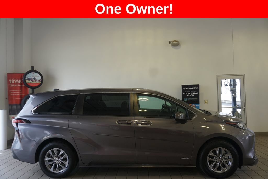 Certified 2021 Toyota Sienna LE FWD image 2