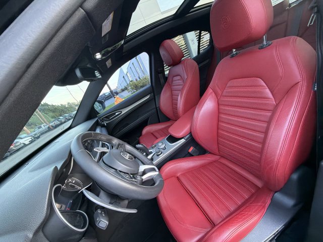Used 2023 Alfa Romeo Stelvio Veloce AWD/4WD image 15