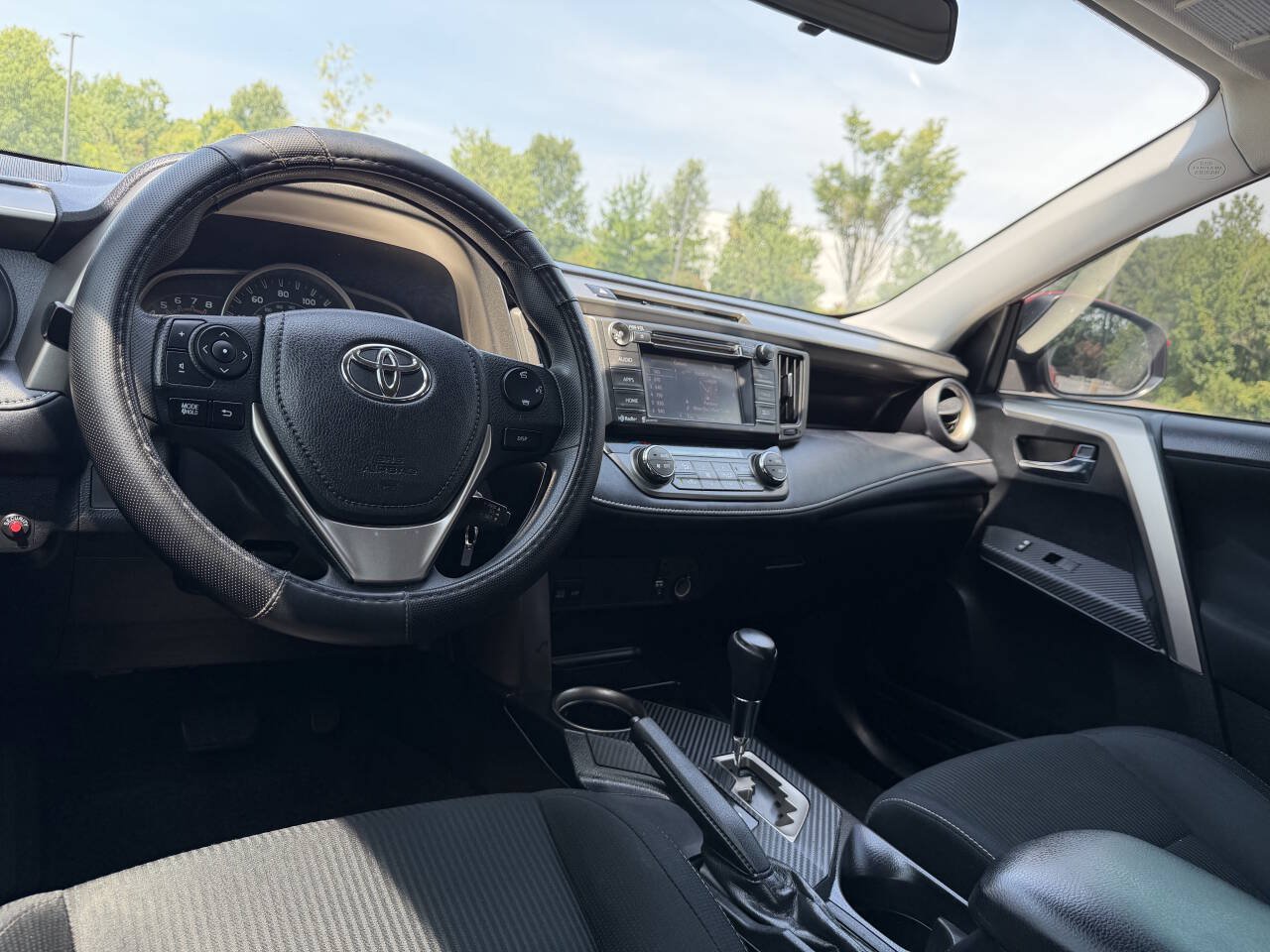 Used 2015 Toyota RAV4 XLE FWD image 21