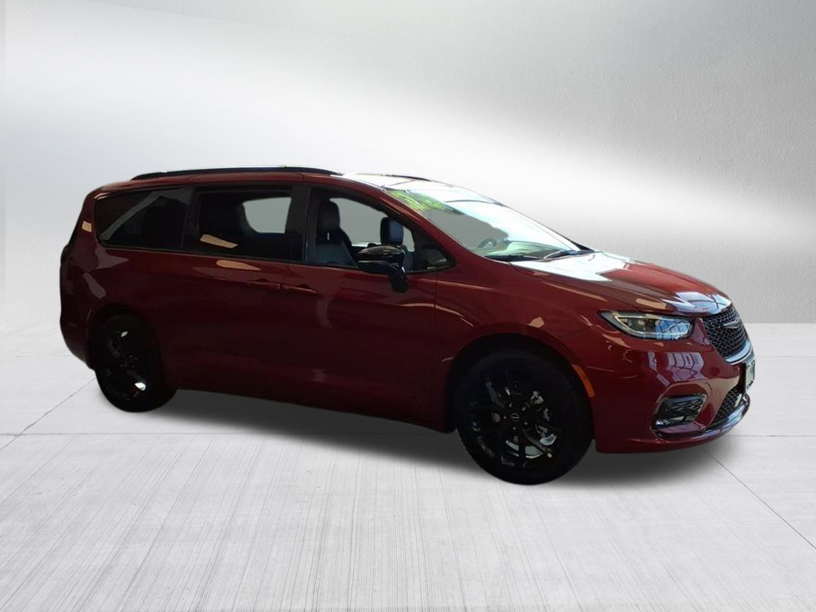 New 2026 Chrysler Pacifica Select image 2