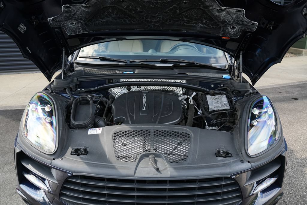 Certified 2021 Porsche Macan AWD/4WD image 10