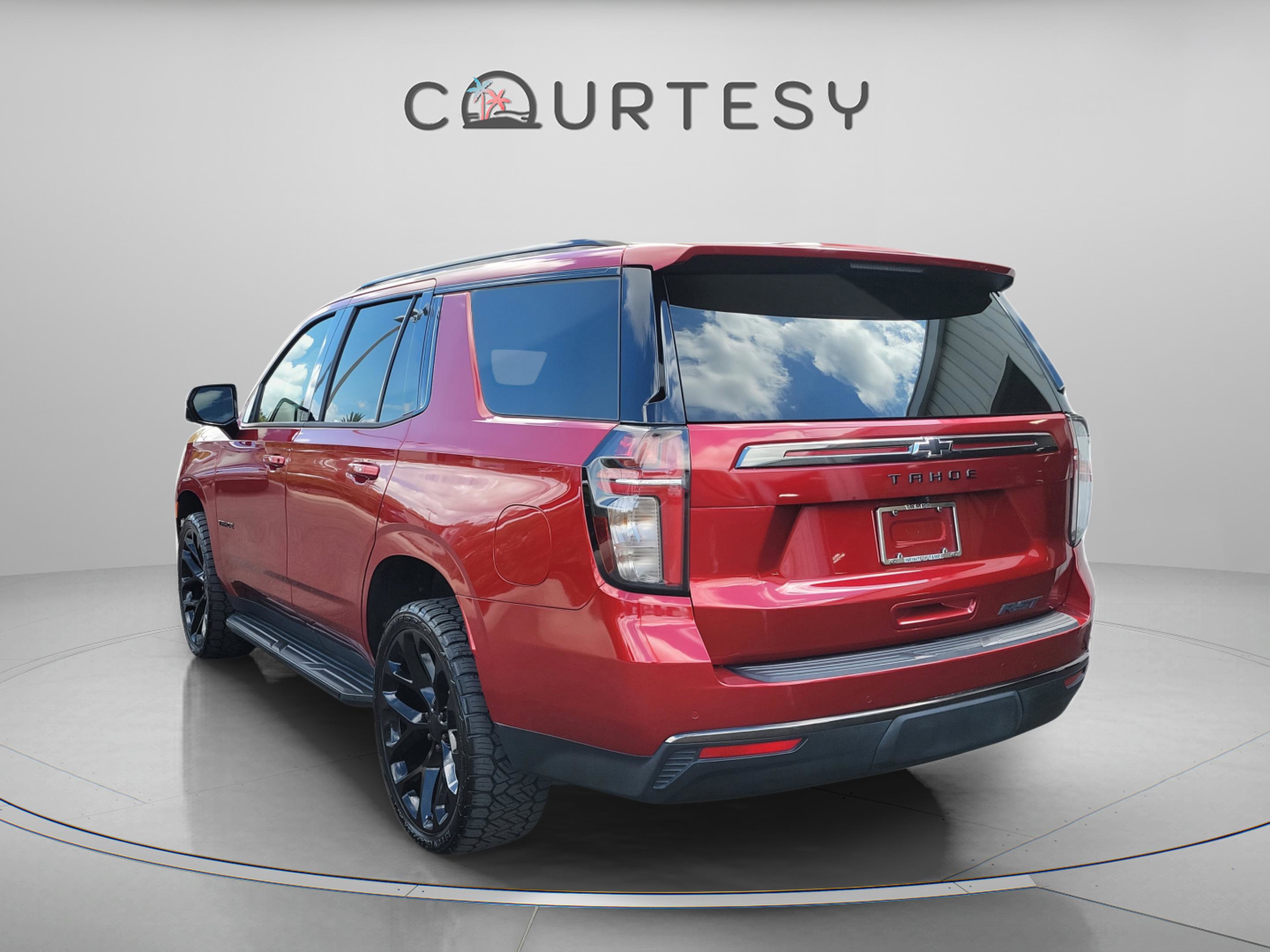 Used 2021 Chevrolet Tahoe RST w/ Luxury Package image 2