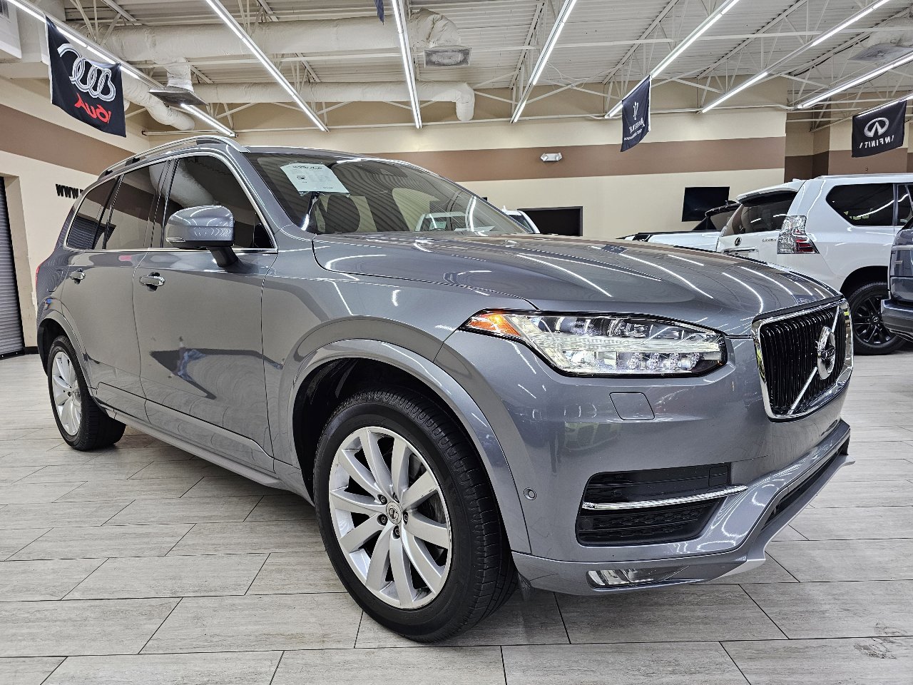 Used 2016 Volvo XC90 T6 Momentum w/ Momentum Plus Package image 5