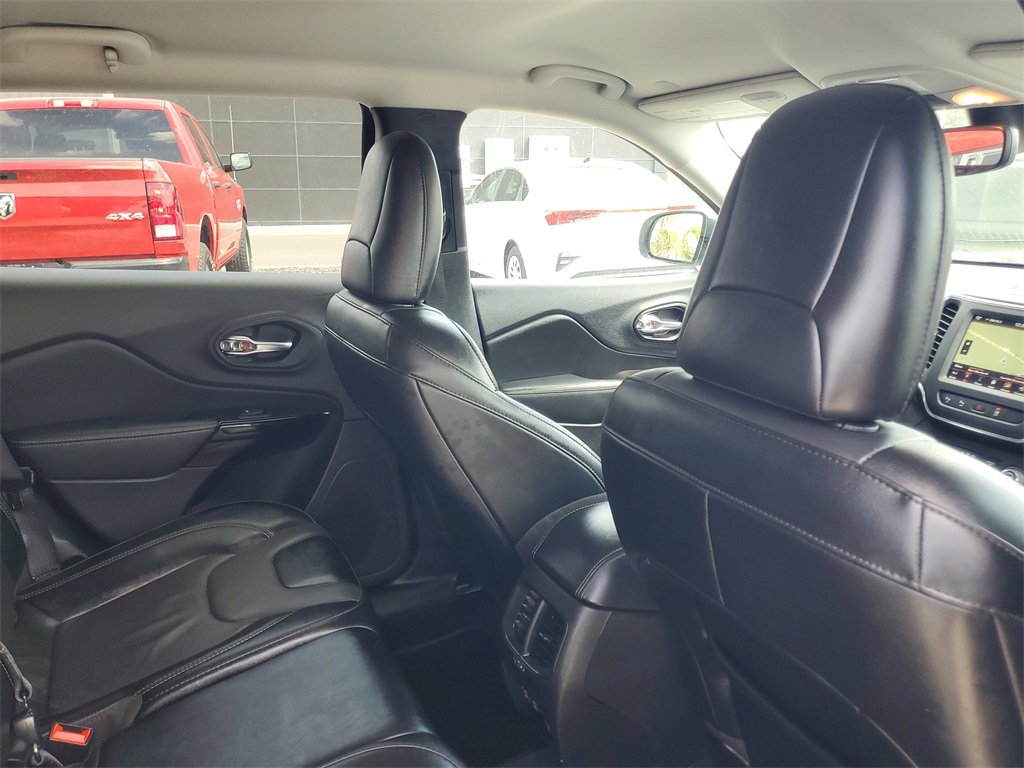 Used 2023 Jeep Cherokee Altitude Lux image 31