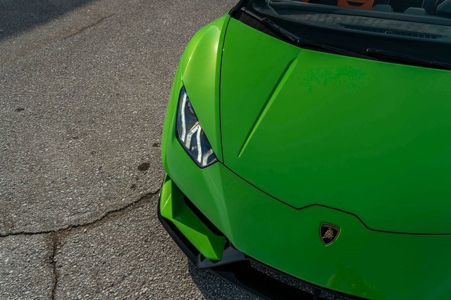 Used 2022 Lamborghini Huracan EVO image 32
