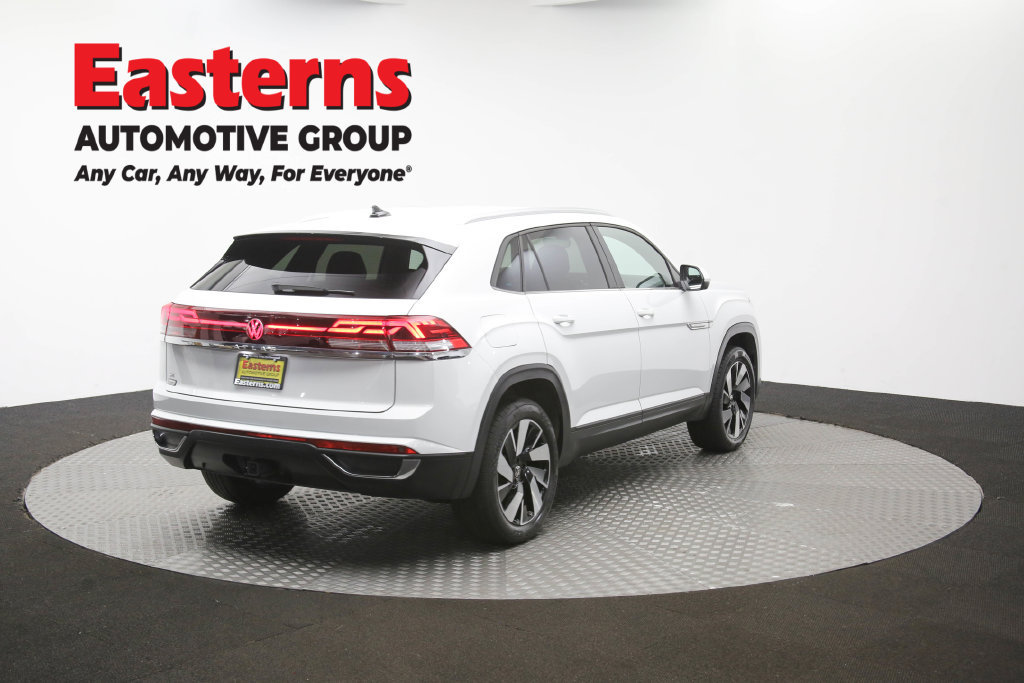 Used 2025 Volkswagen Atlas Cross Sport SE FWD image 41