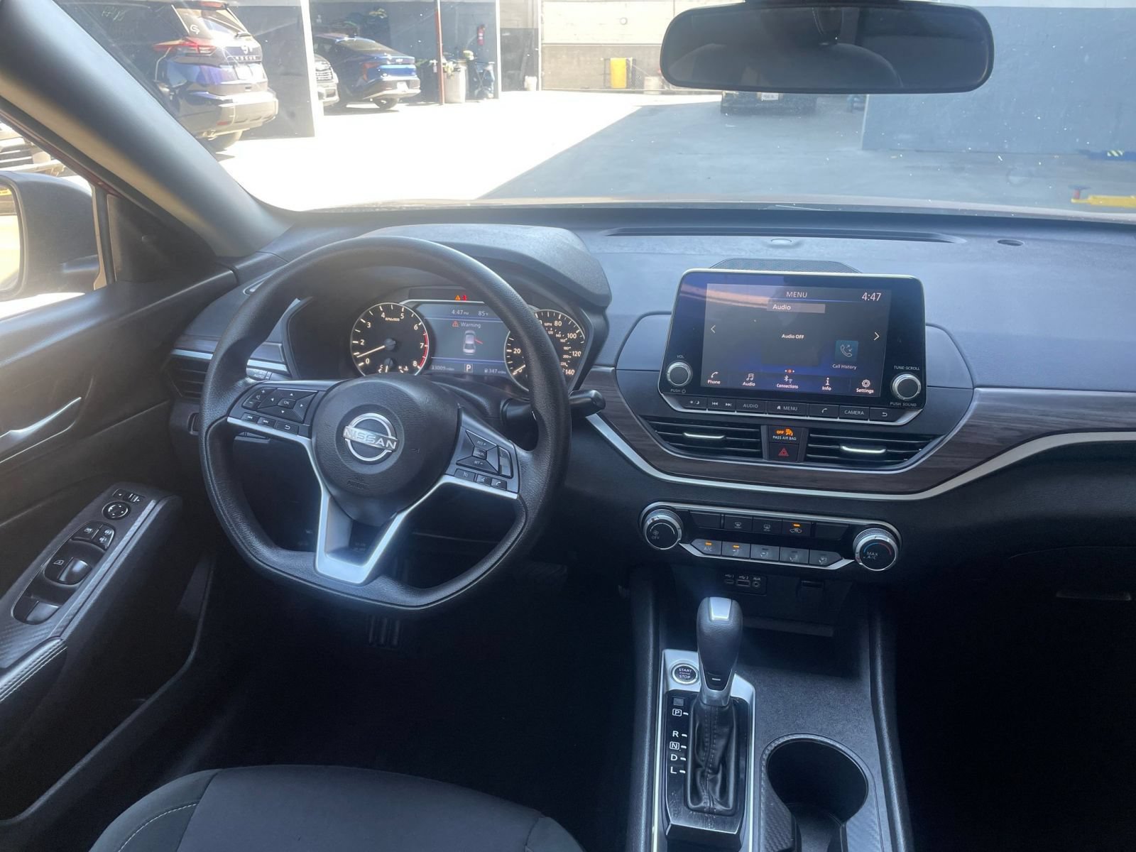 Used 2025 Nissan Altima 2.5 SV FWD image 33