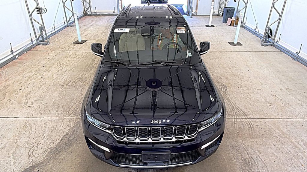 Used 2023 Jeep Grand Cherokee Limited AWD/4WD image 8
