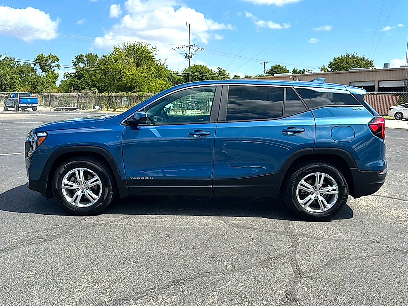 Used 2024 GMC Terrain SLE FWD image 5