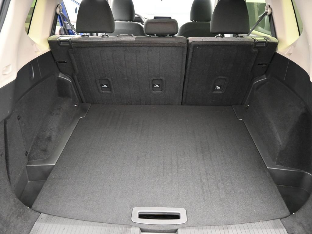 Used 2023 Nissan Rogue SV image 14