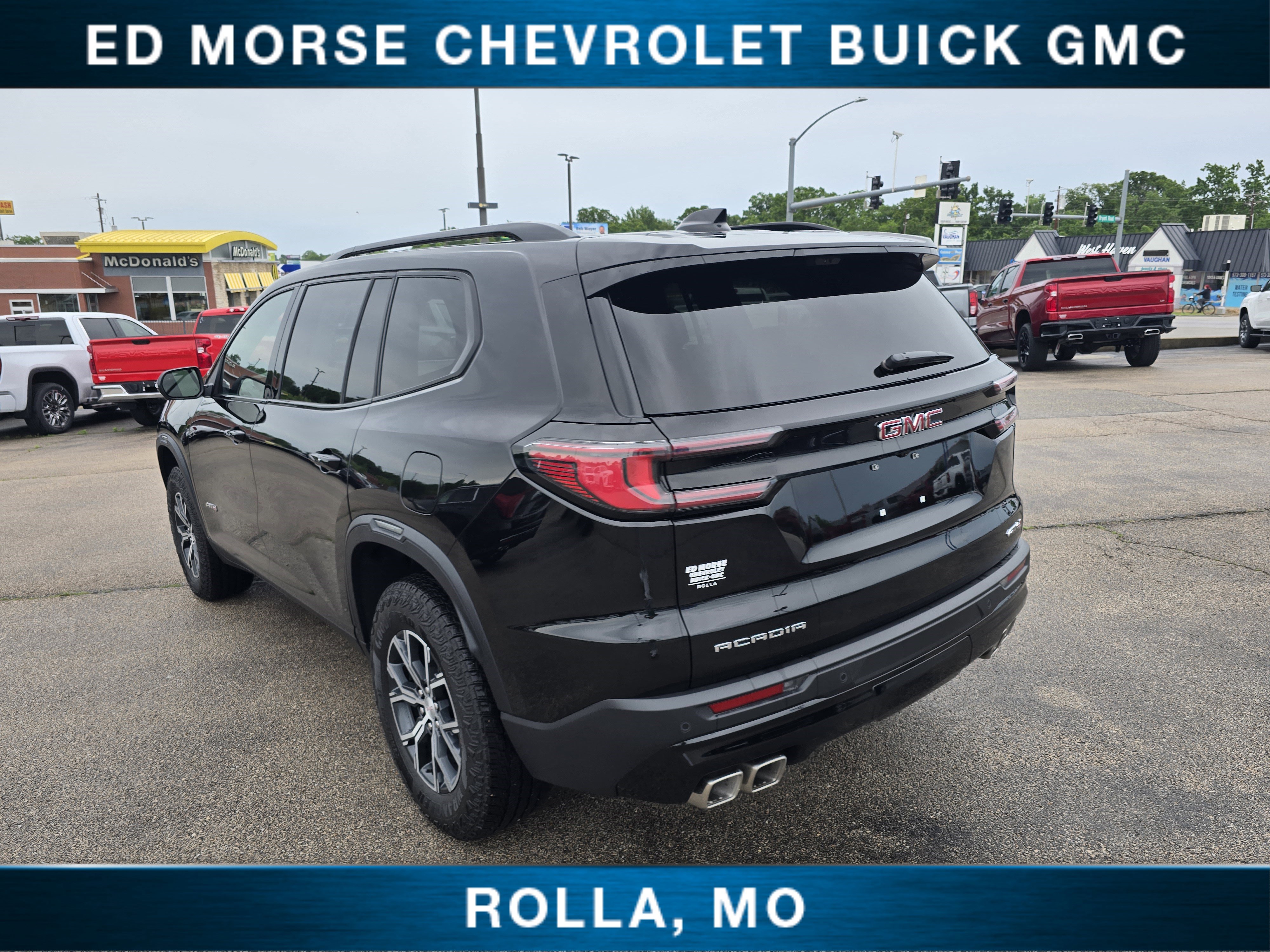 Used 2026 GMC Acadia AT4 w/ Luxury Package AWD/4WD image 5